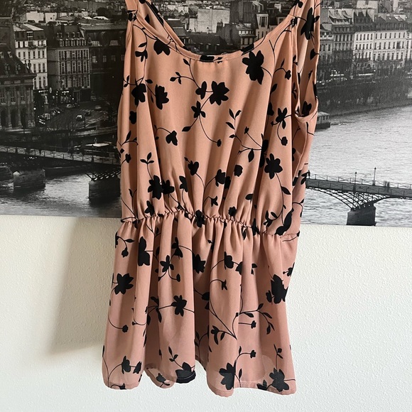 Peach Colored Blouse, Juniors Size S - Picture 2 of 2